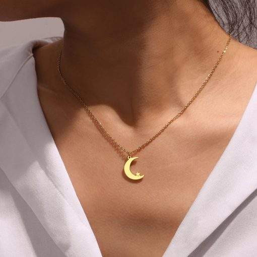 Collier fantaisie femme- pendentif lune