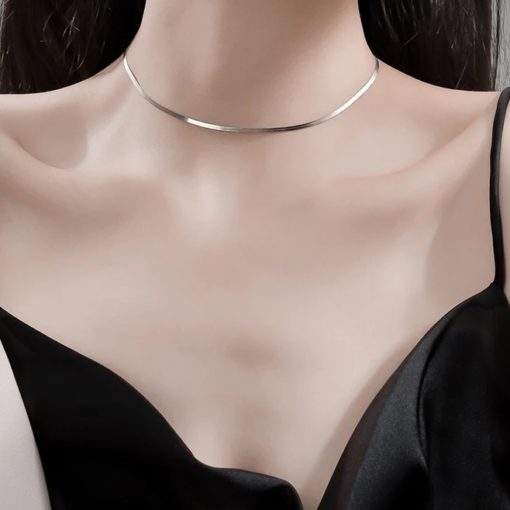 Collier ras du cou tendance en argent